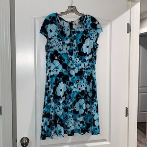 Woman’s teal, aqua, white, and black Michael Kors dress size L new